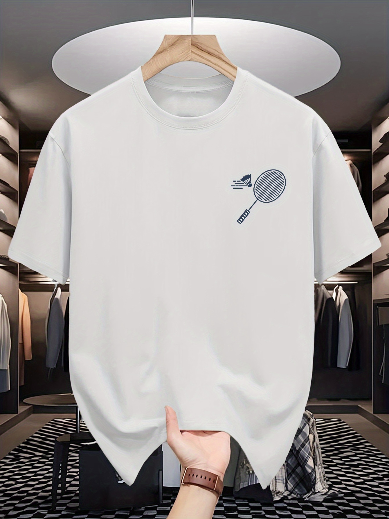 メンズクルーネックTシャツミニマルチェストバドミントンラケッ - Badminton Emoji のレビューと価格